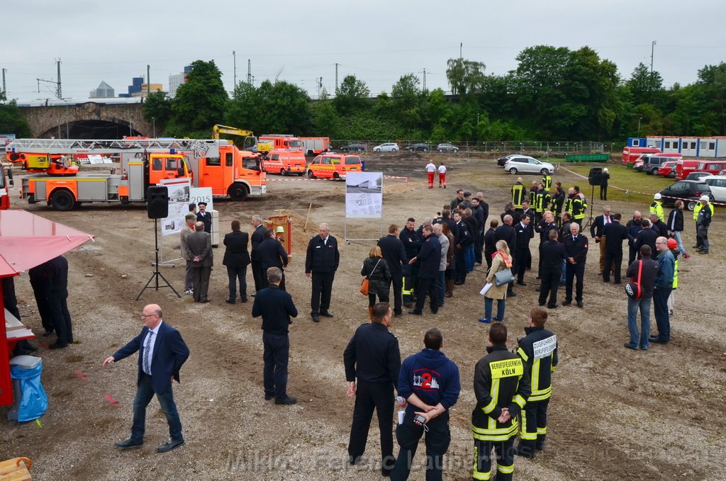 Erster Spatenstich Neues Feuerwehrzentrum Koeln Kalk Gummersbacherstr P068.JPG - Miklos Laubert